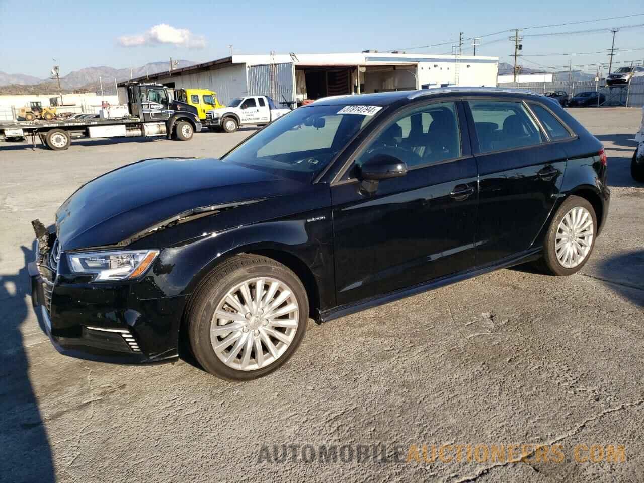 WAUUPBFF0JA092806 AUDI A3 2018