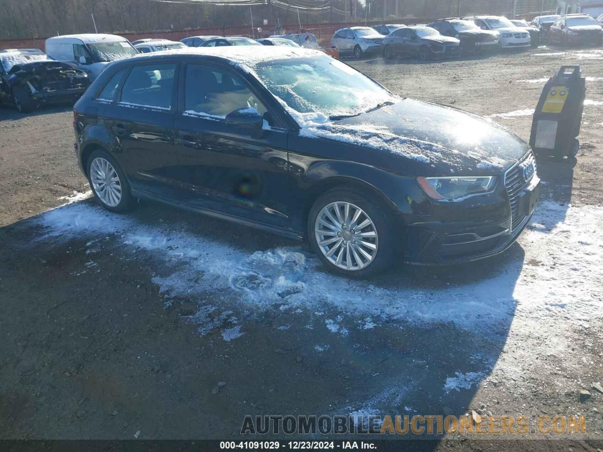 WAUUPBFF1GA129483 AUDI A3 E-TRON 2016