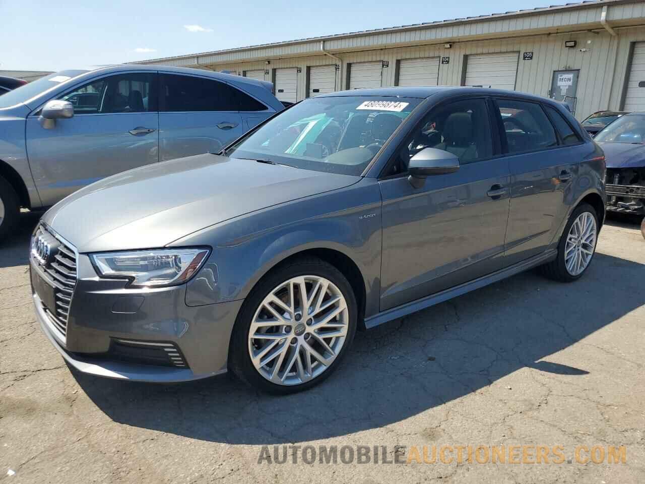 WAUUPBFF1JA100024 AUDI A3 2018