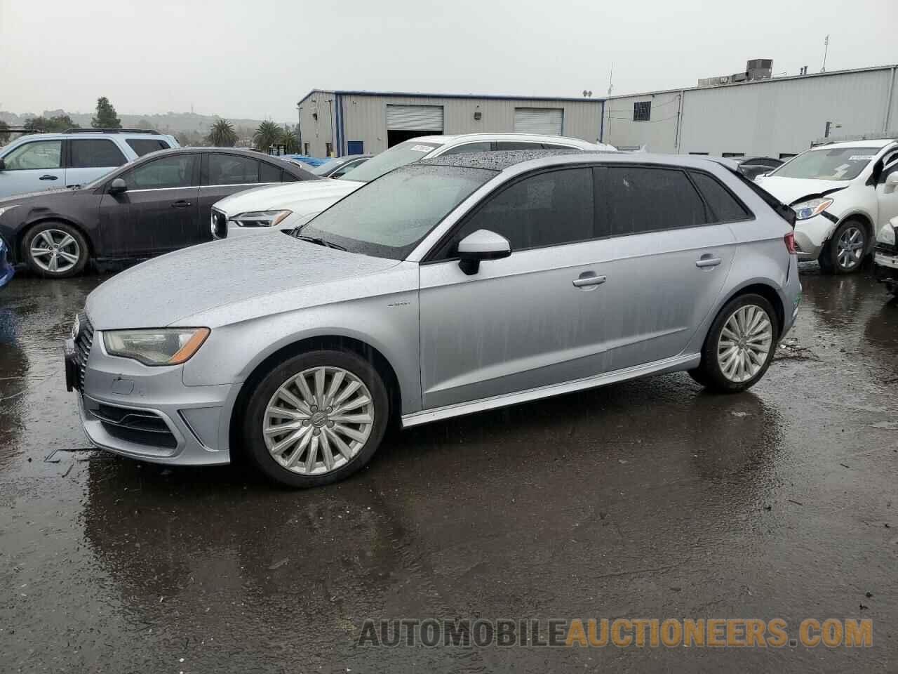 WAUUPBFF3GA111874 AUDI A3 2016