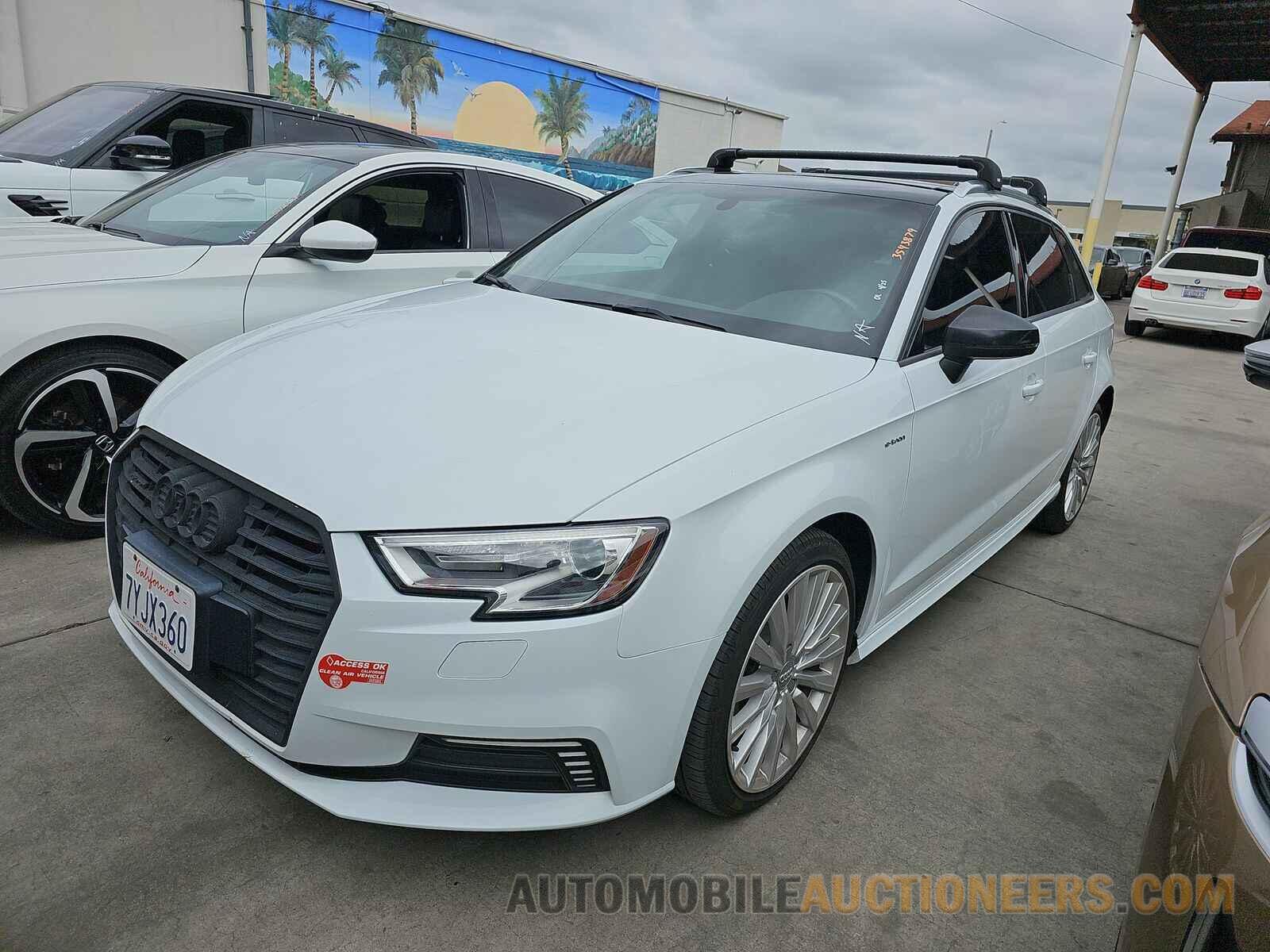 WAUUPBFF4HA084427 Audi A3 Sportback e-tron 2017