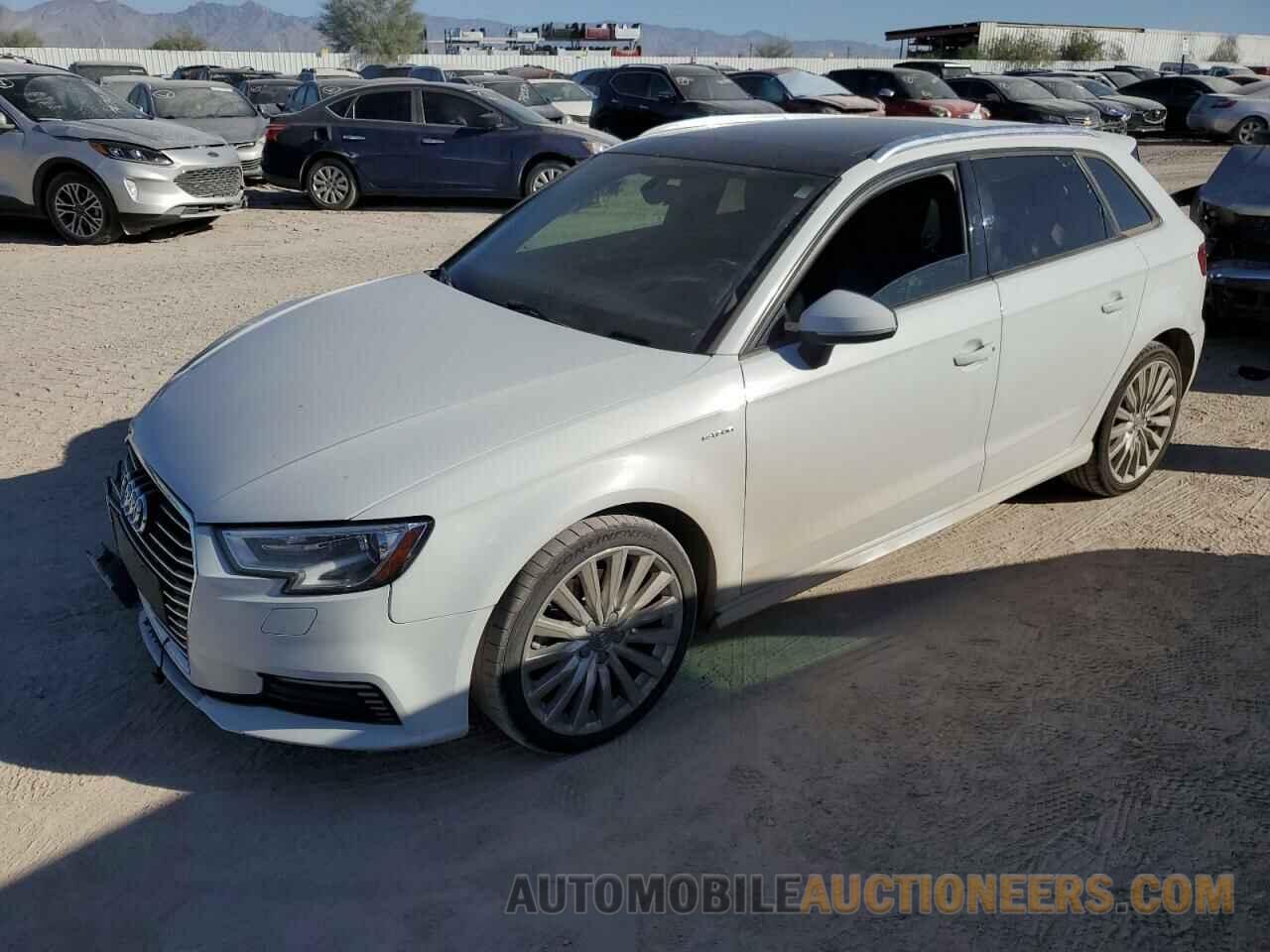 WAUUPBFF4HA111853 AUDI A3 2017