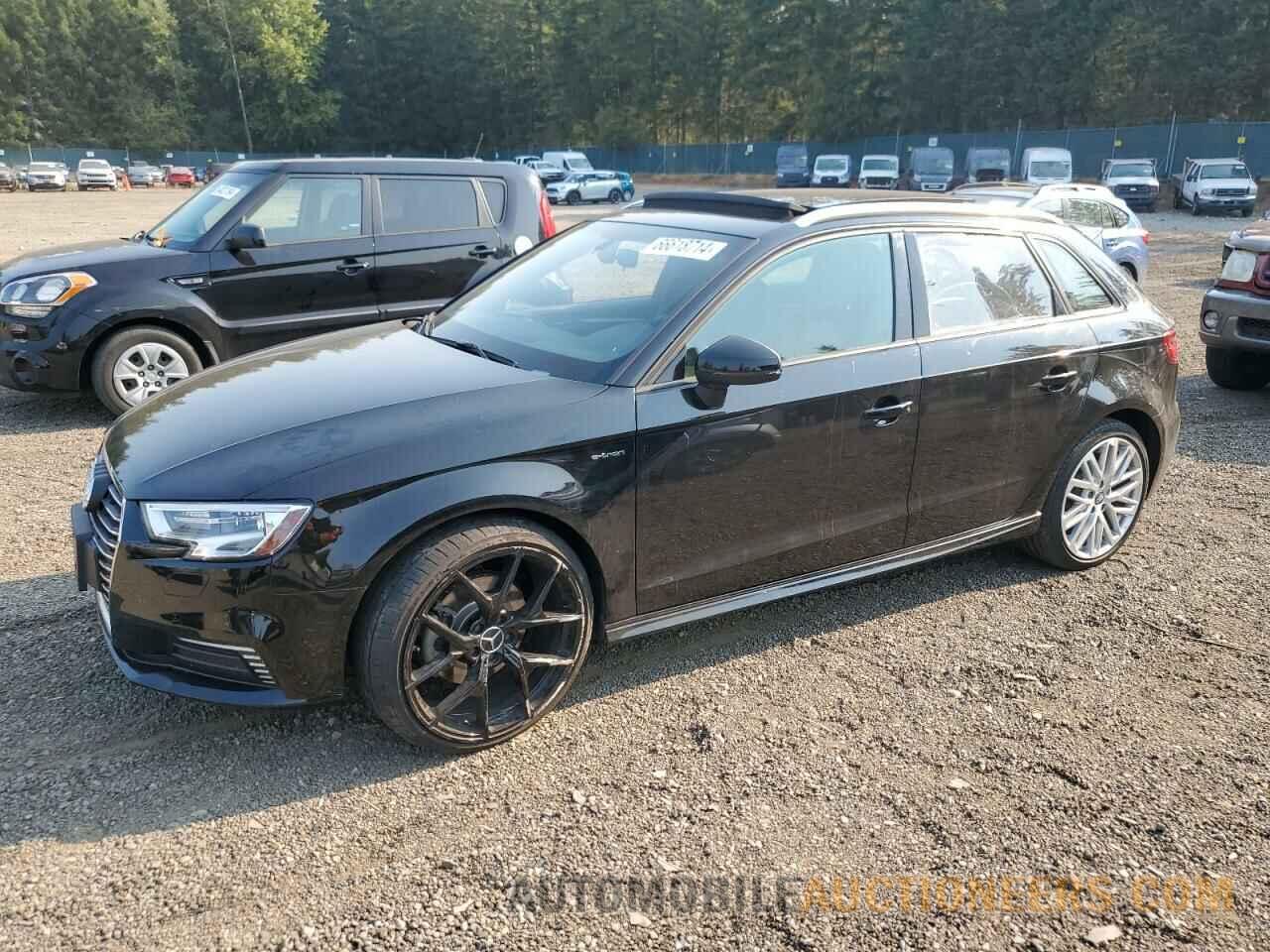 WAUUPBFF4JA082506 AUDI A3 2018