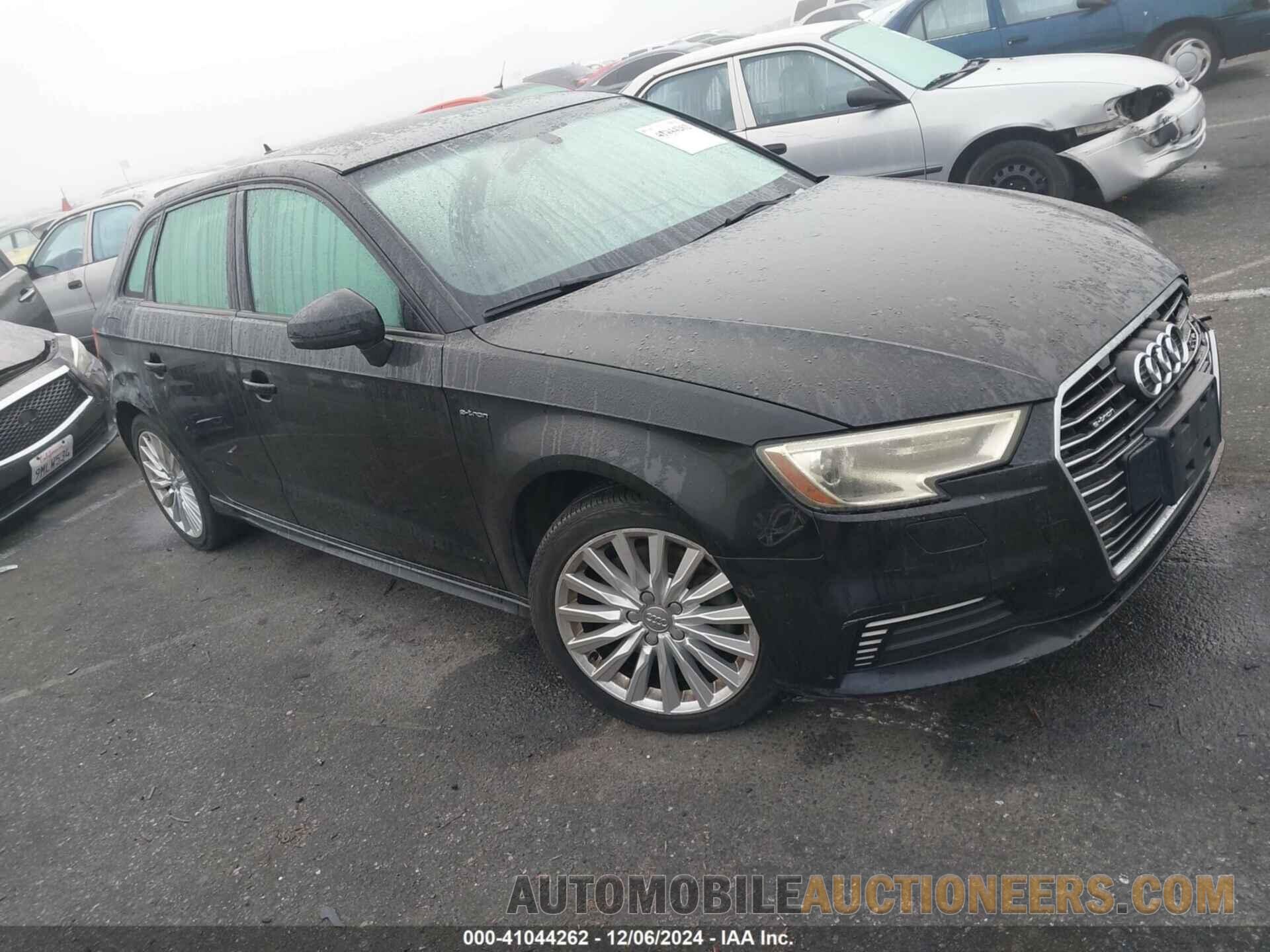 WAUUPBFF6HA077785 AUDI A3 E-TRON 2017