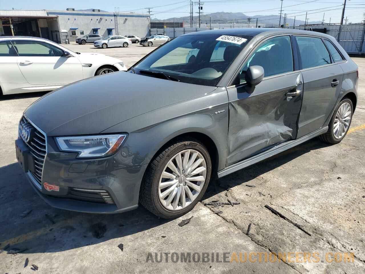 WAUUPBFF6HA138889 AUDI A3 2017