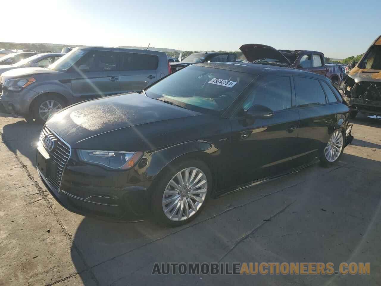 WAUUPBFF7GA080726 AUDI A3 2016