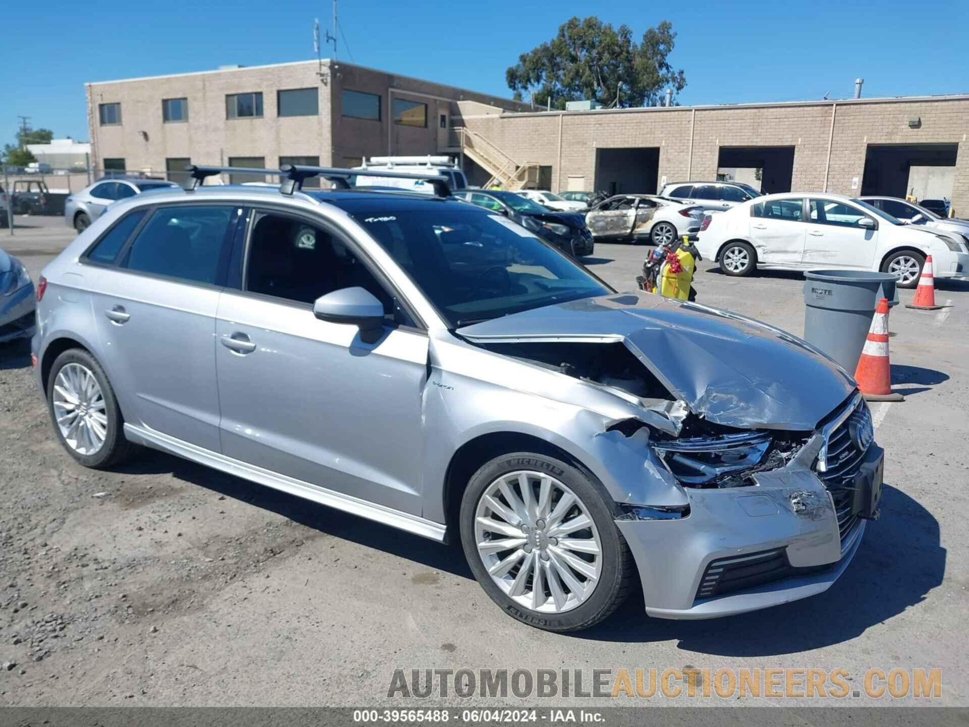 WAUUPBFF8HA069672 AUDI A3 E-TRON 2017