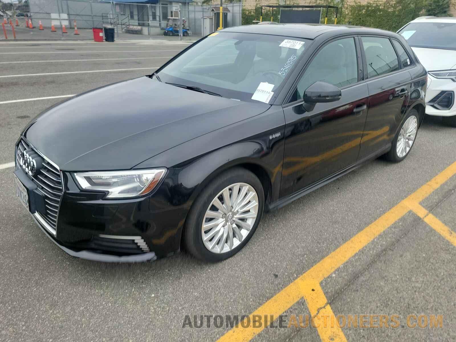 WAUUPBFF9HA051987 Audi A3 Sportback e-tron 2017