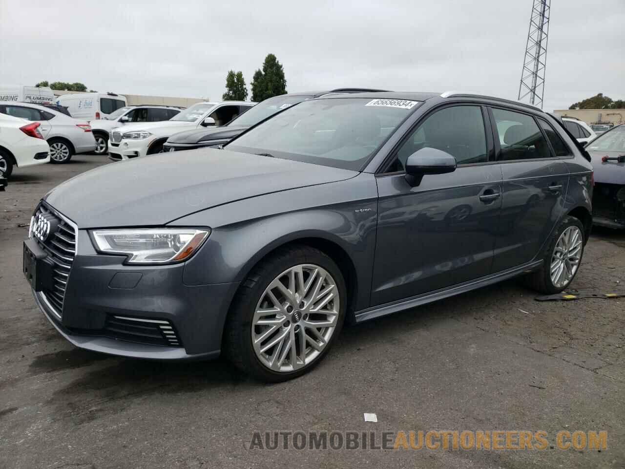 WAUUPBFF9JA081626 AUDI A3 2018