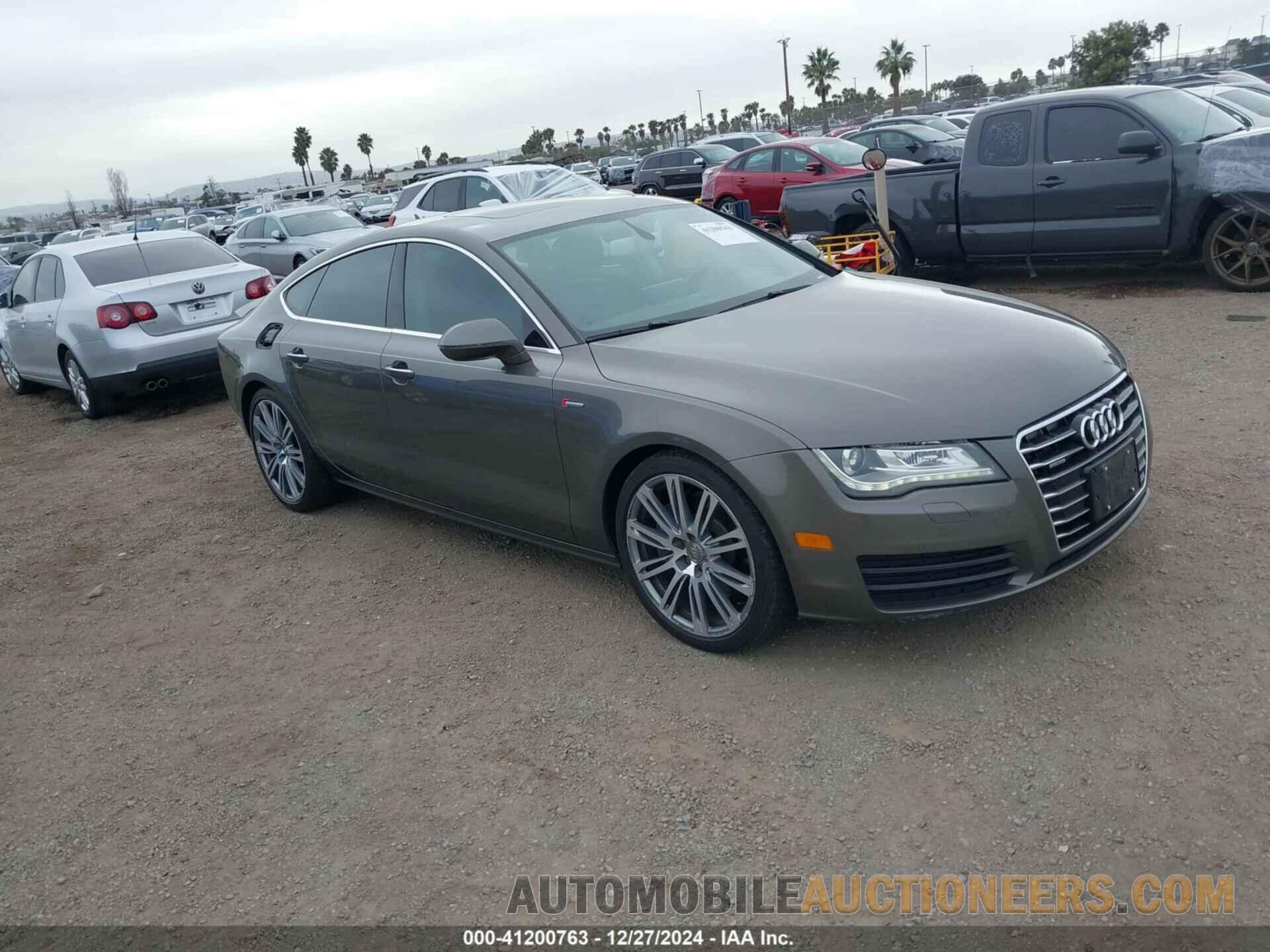 WAUYGAFC0DN084476 AUDI A7 2013