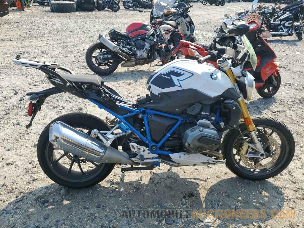 WB10A140XHZ197969 BMW R-SERIES 2017