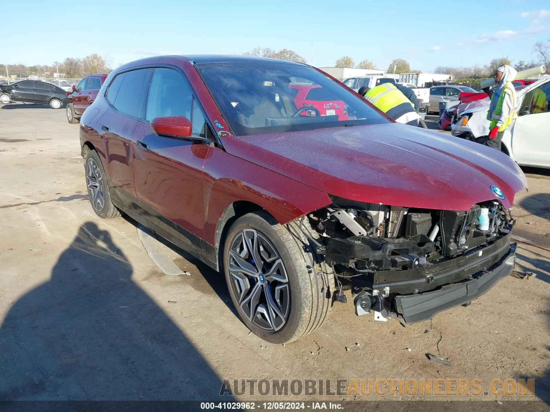 WB523CF01RCN36813 BMW IX 2024