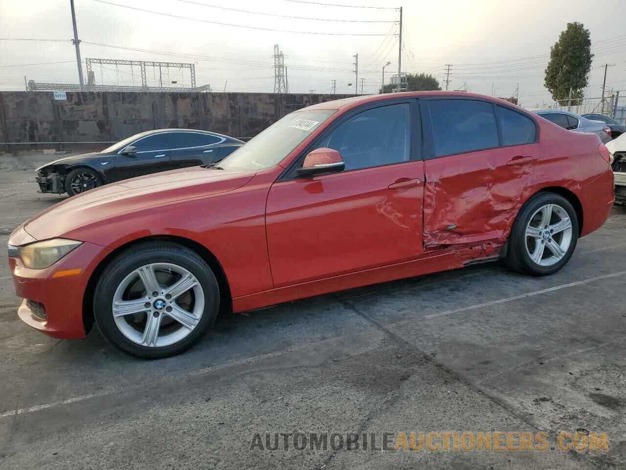 WBA3B1C58DF461693 BMW 3 SERIES 2013