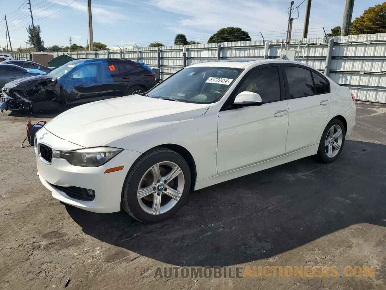 WBA3B1G51ENS79920 BMW 3 SERIES 2014