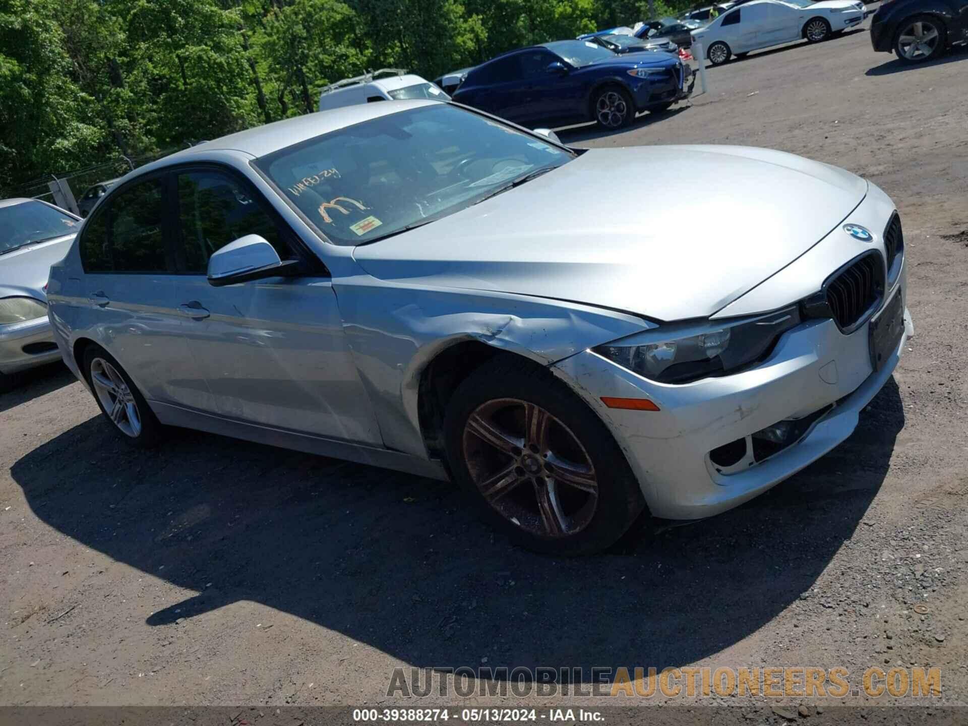 WBA3B1G53FNT02180 BMW 320 2015