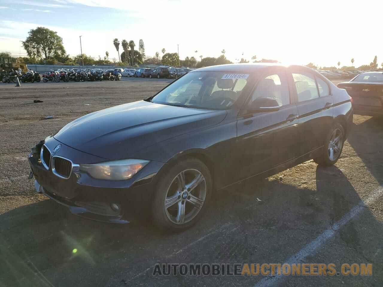 WBA3B1G55ENS79595 BMW 3 SERIES 2014