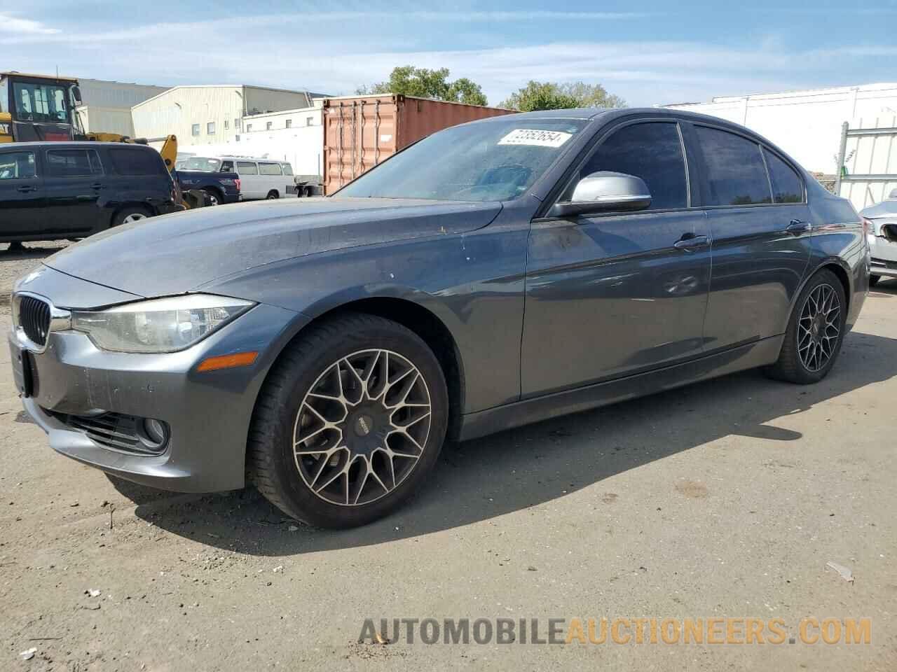 WBA3B3C52DF533418 BMW 3 SERIES 2013