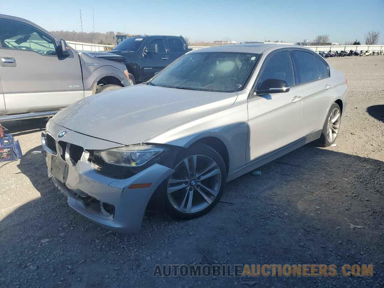 WBA3B3C53DF535873 BMW 3 SERIES 2013