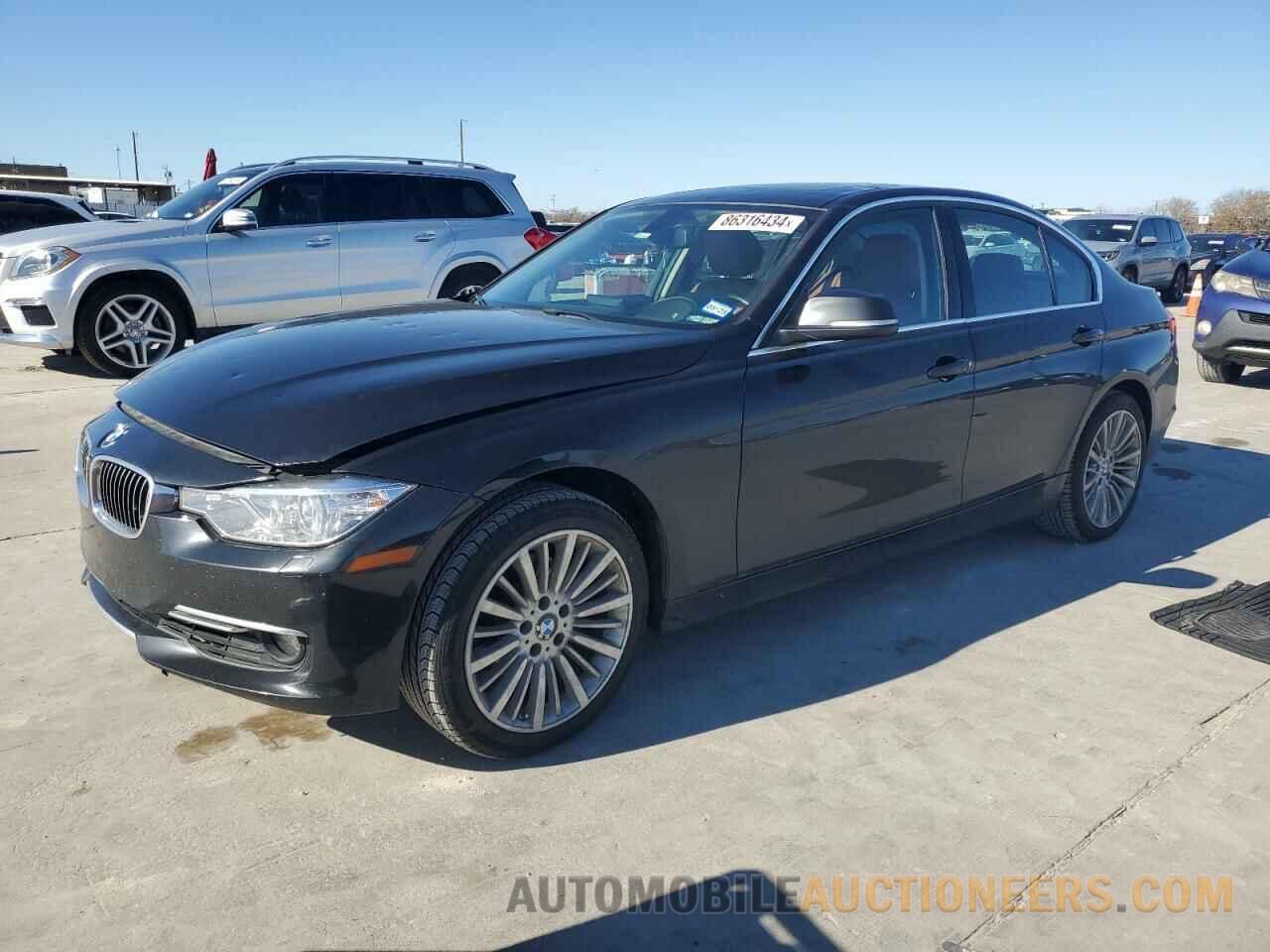 WBA3B3C58DF532418 BMW 3 SERIES 2013