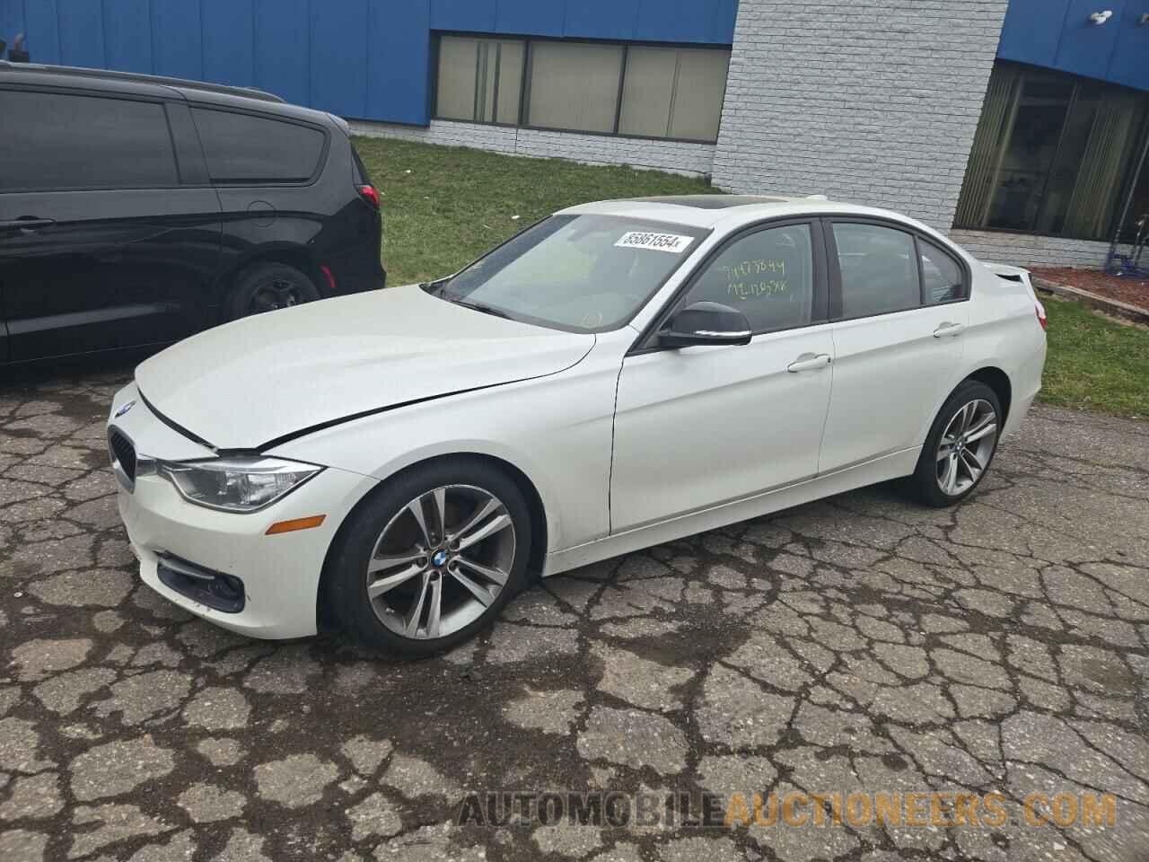 WBA3B3C59DF535148 BMW 3 SERIES 2013