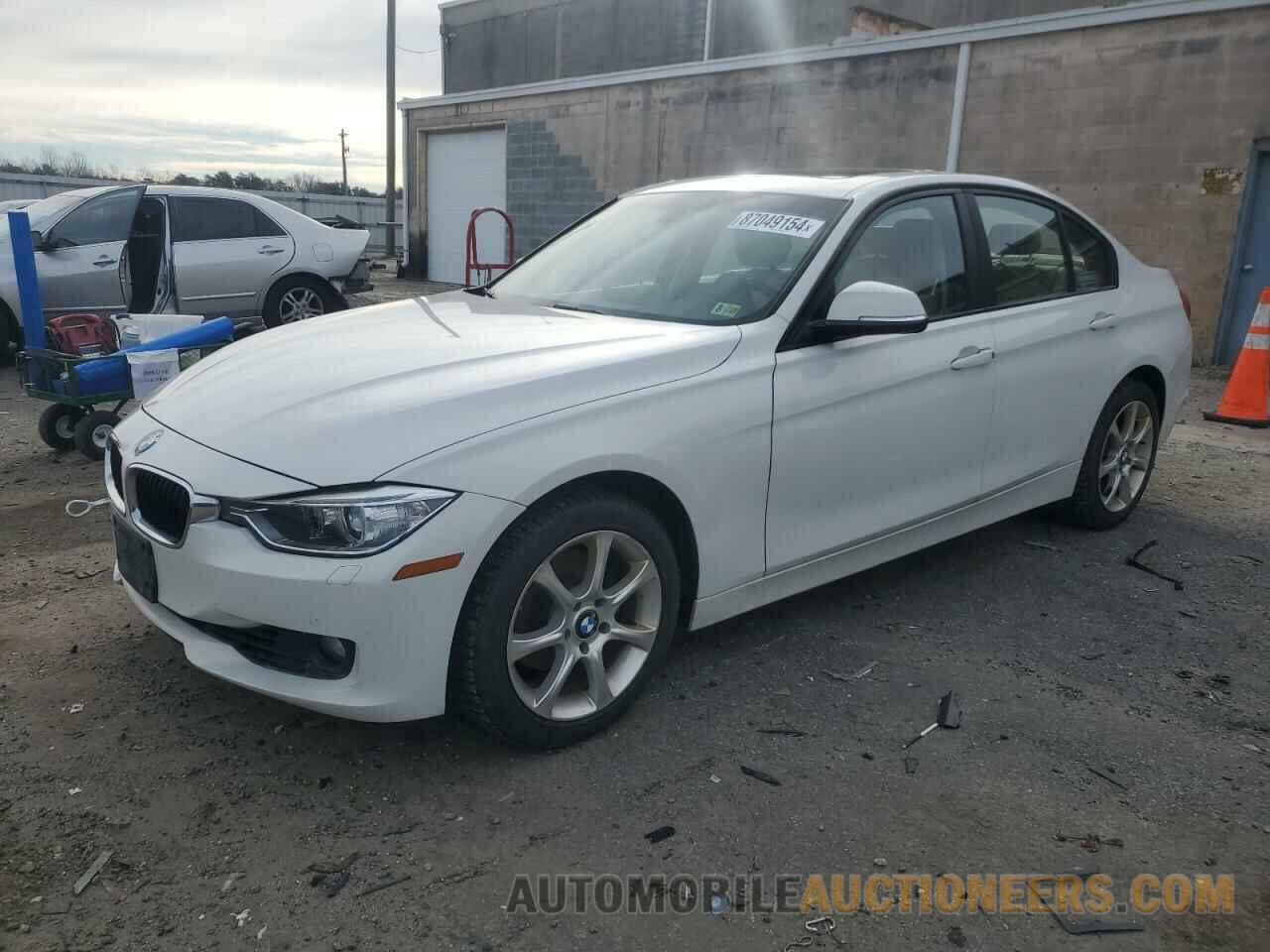 WBA3B5C52DJ598682 BMW 3 SERIES 2013