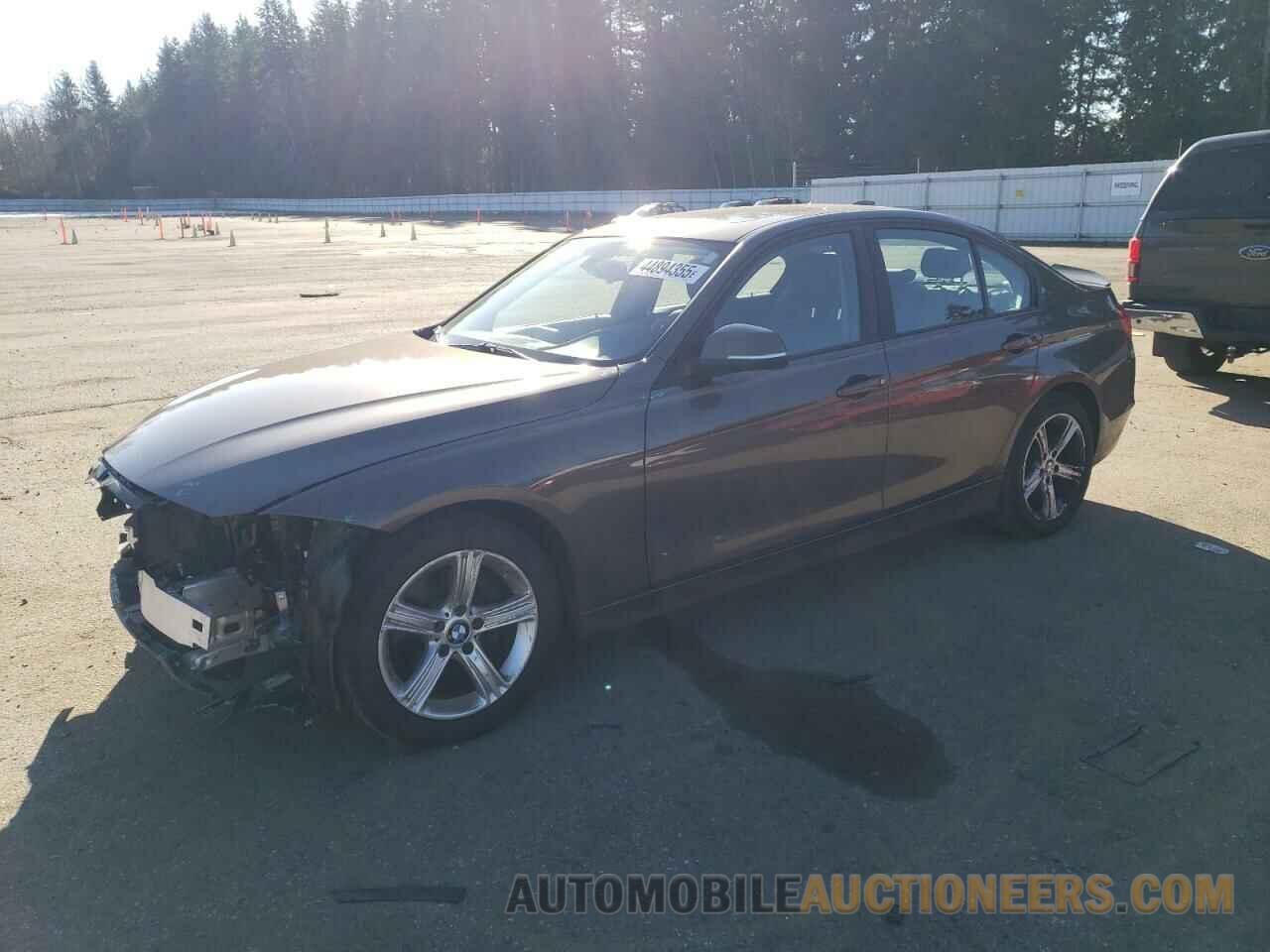 WBA3B5C55DF591812 BMW 3 SERIES 2013