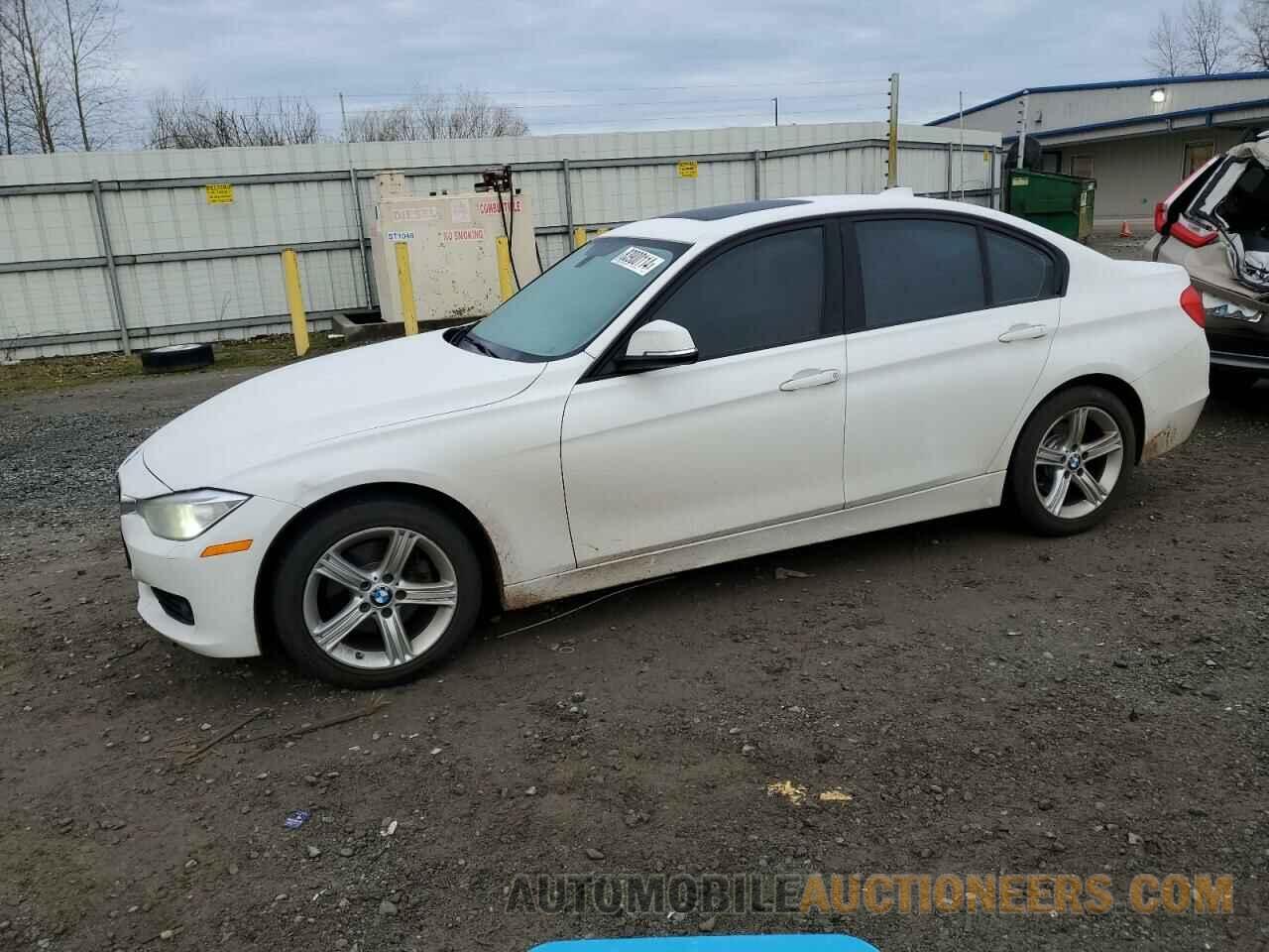 WBA3B5G51DNS00347 BMW 3 SERIES 2013