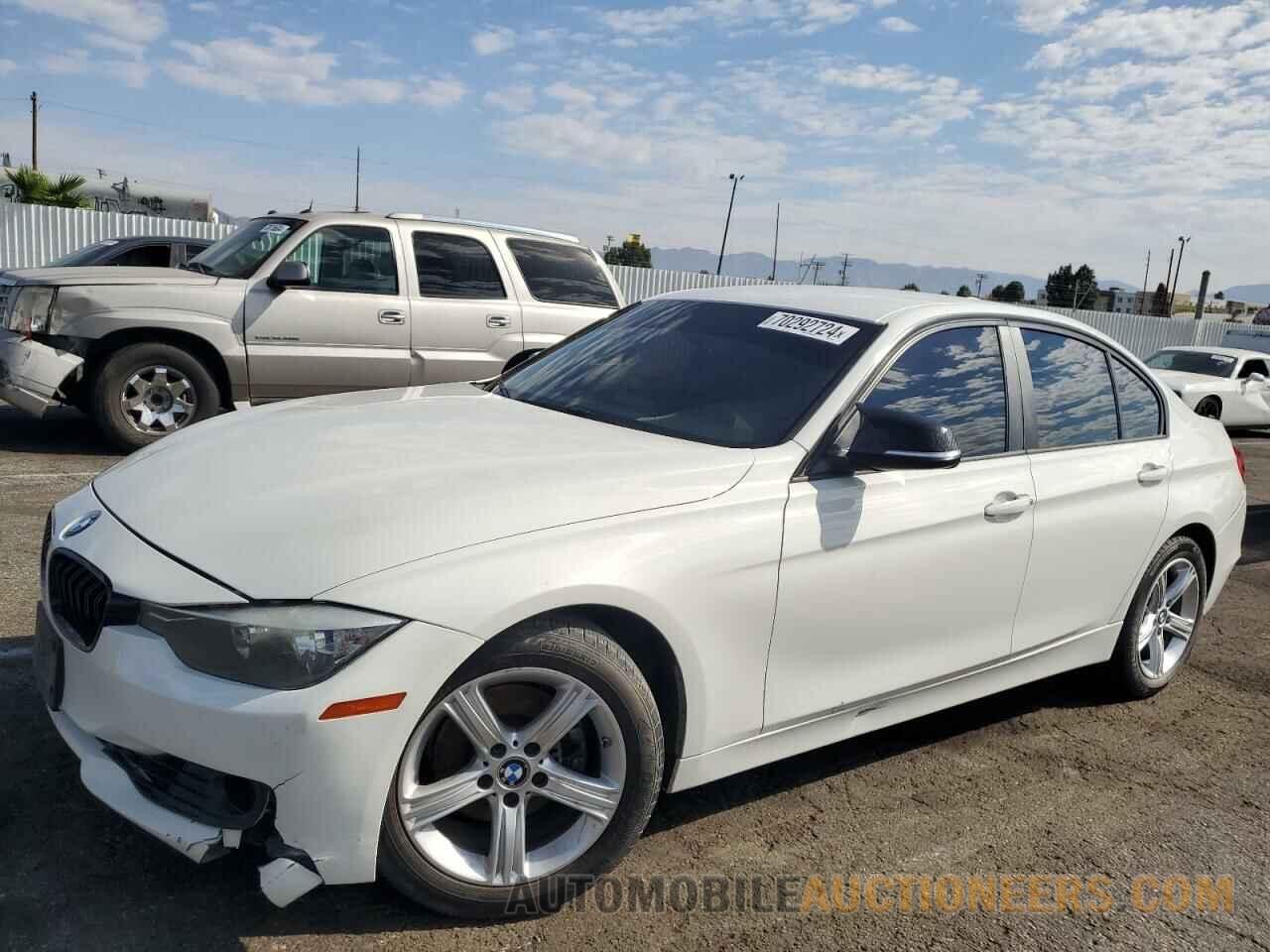 WBA3C1C52DF443140 BMW 3 SERIES 2013