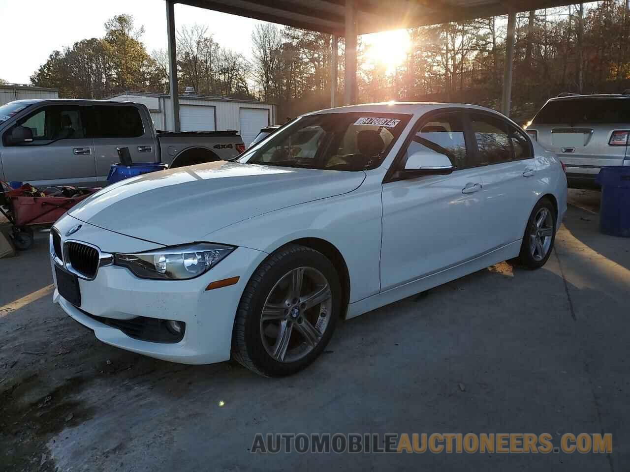 WBA3C1C53EK109725 BMW 3 SERIES 2014