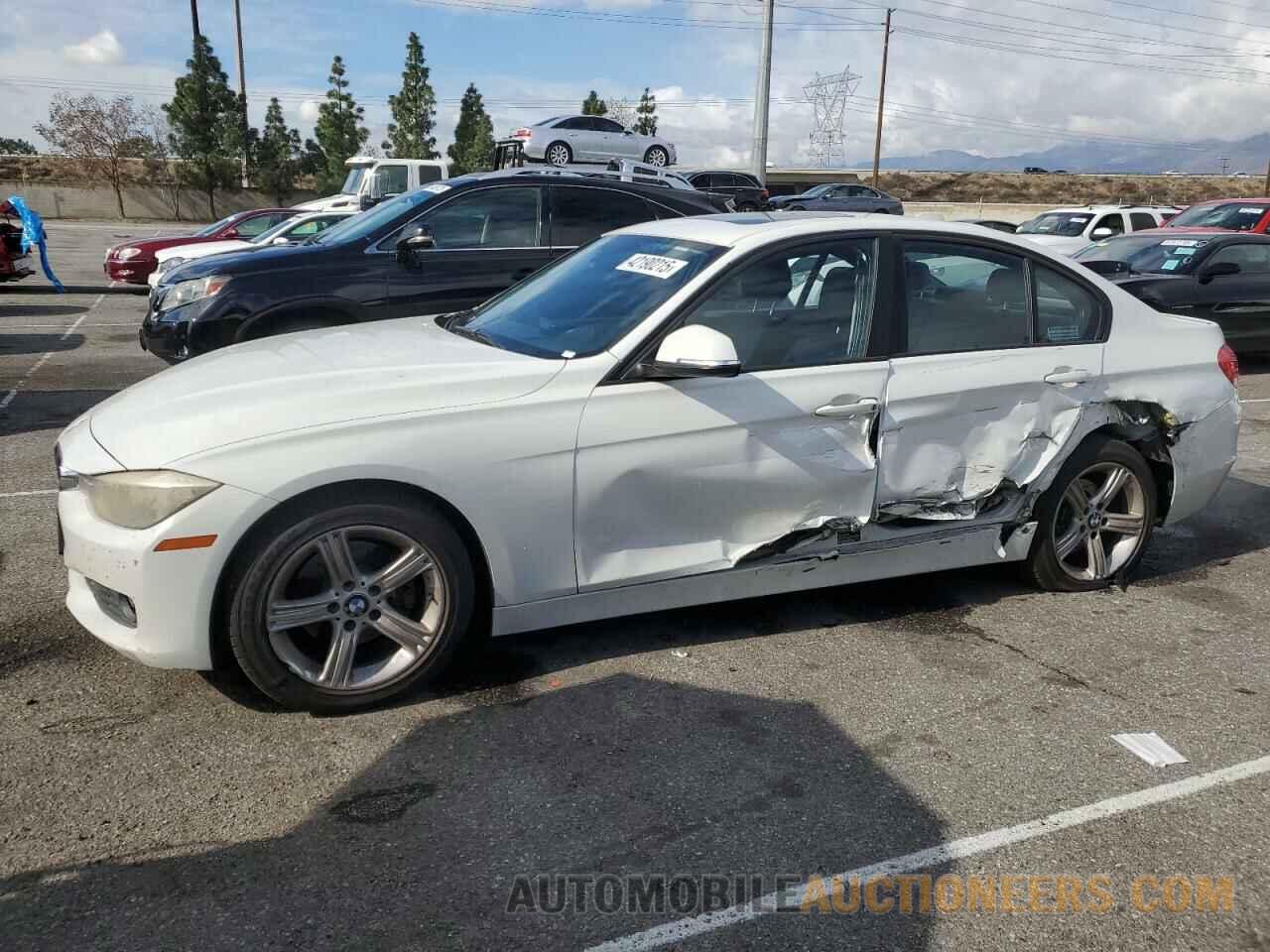 WBA3C1C57EK109002 BMW 3 SERIES 2014