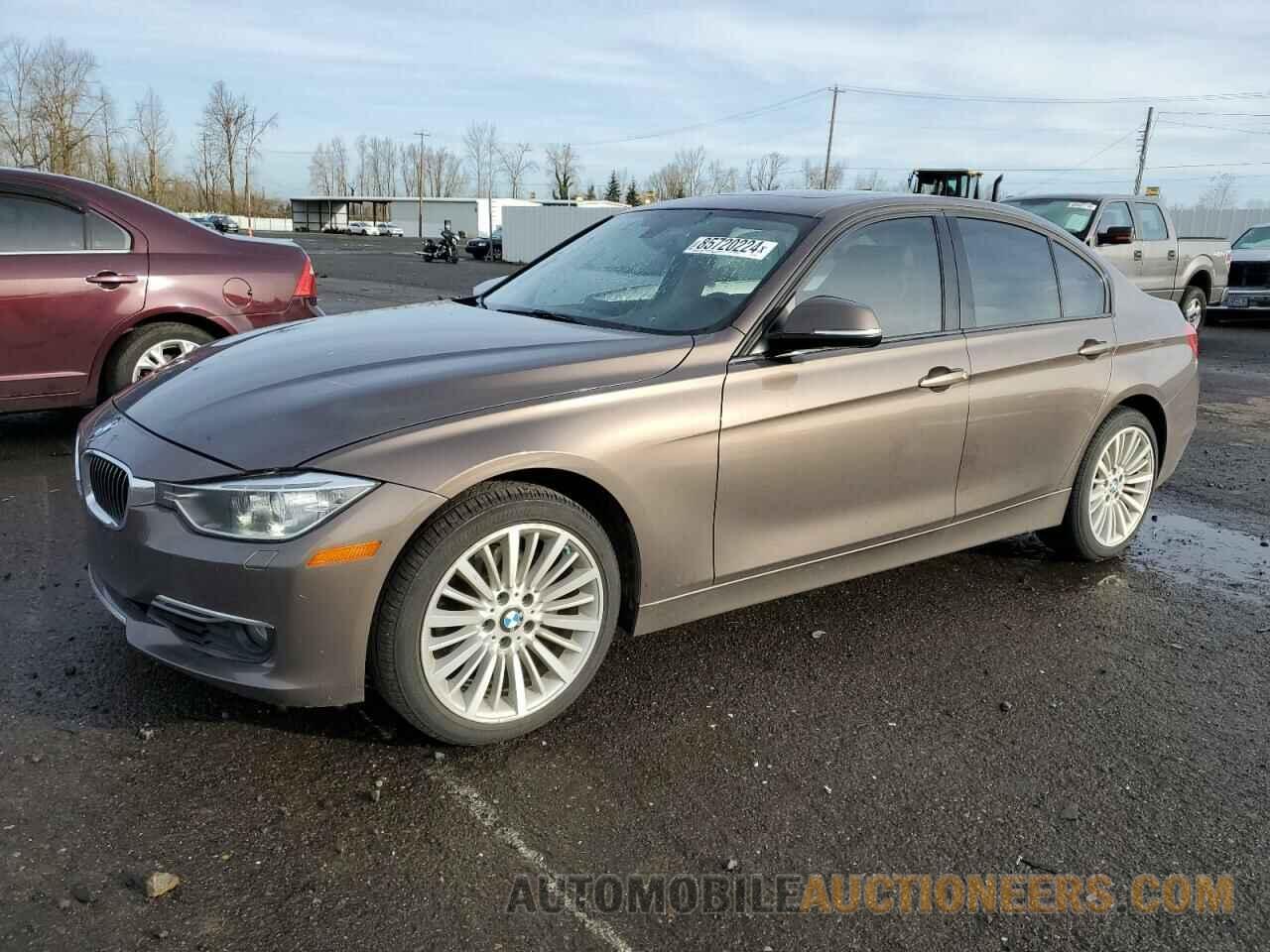 WBA3C1C58DF436001 BMW 3 SERIES 2013