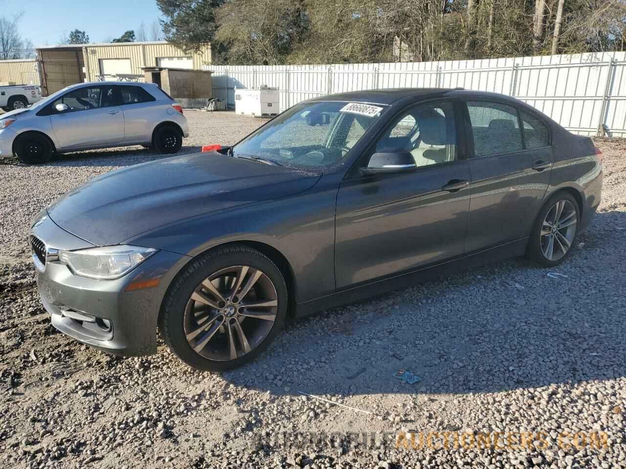 WBA3C1C5XCF433745 BMW 3 SERIES 2012