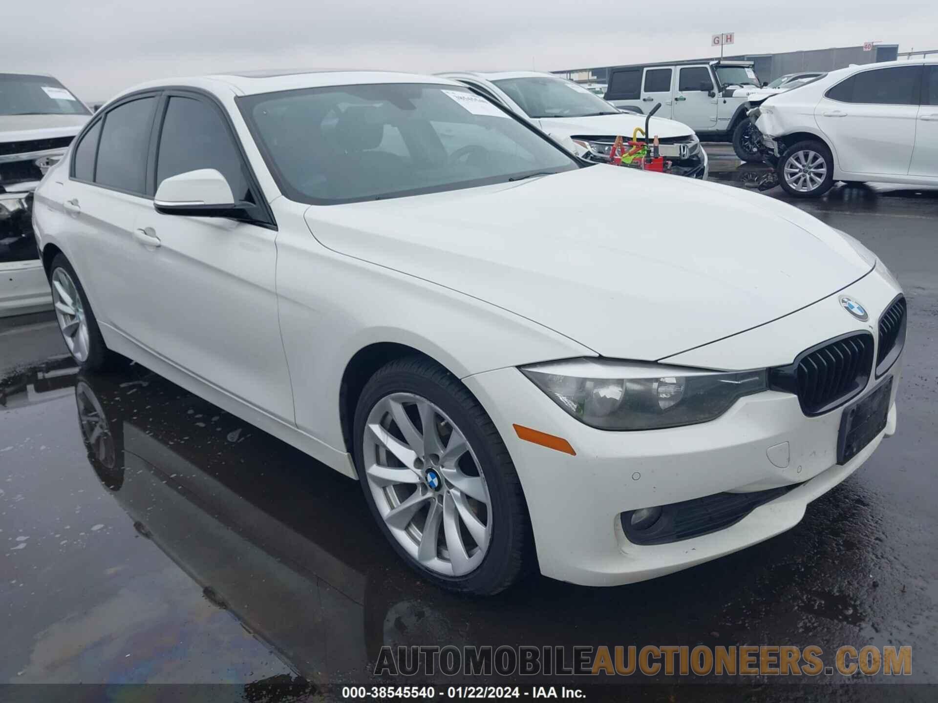 WBA3C3G50FNT51653 BMW 320I 2015