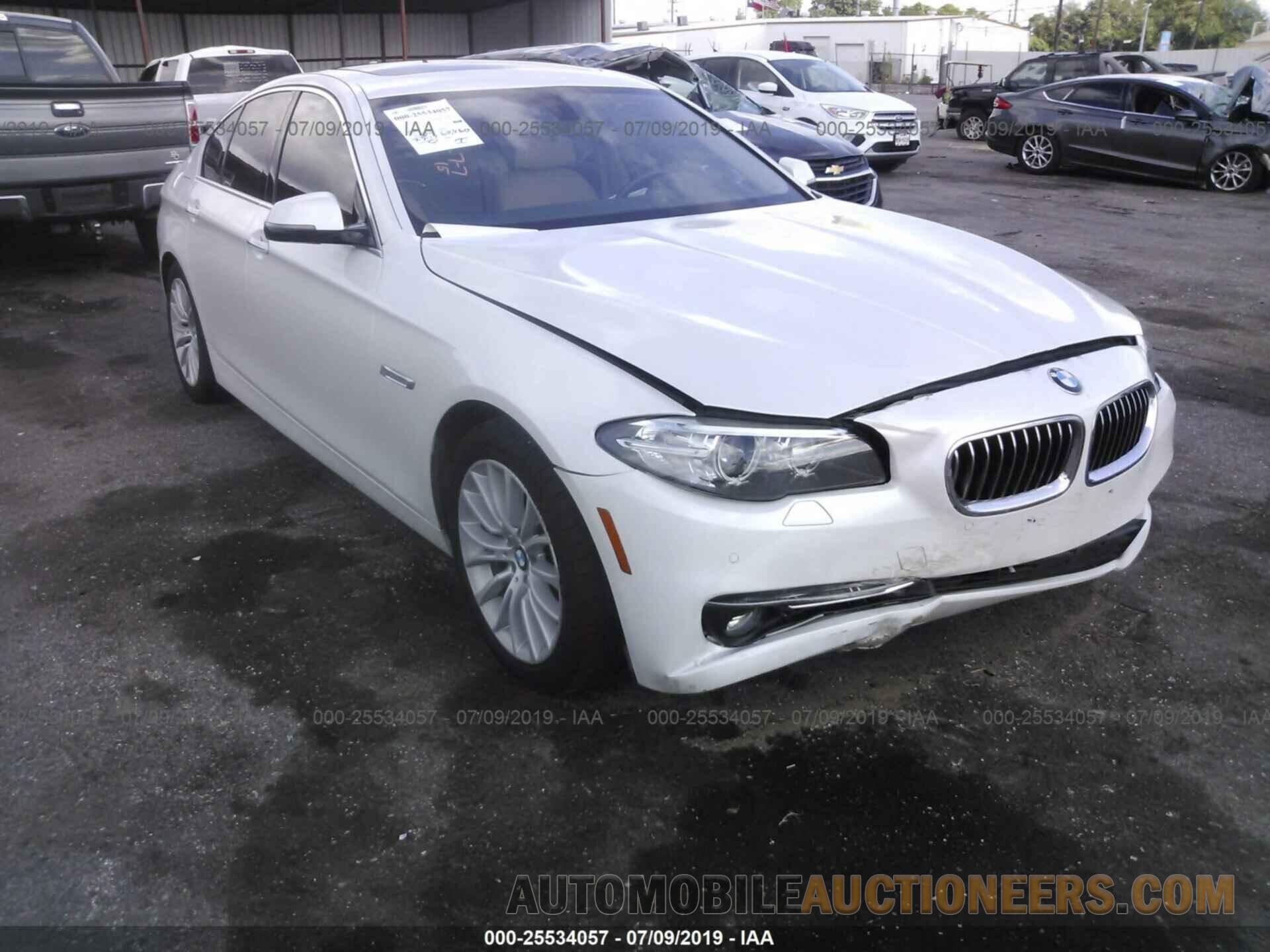 WBA5A5C56FD520774 BMW 528 2015