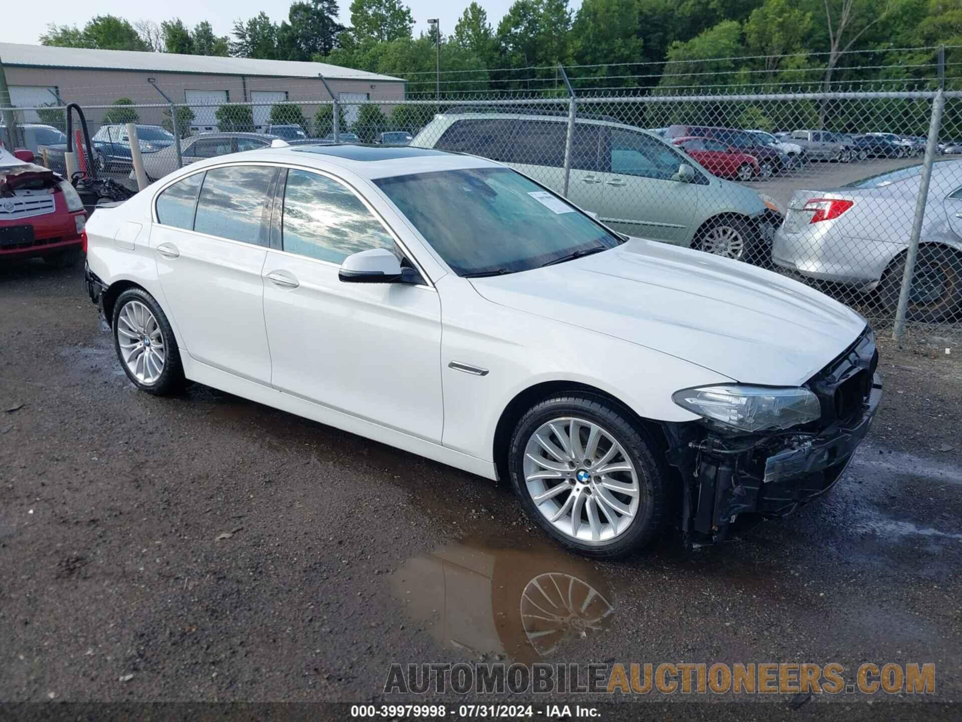 WBA5A7C50FD622809 BMW 528I 2015