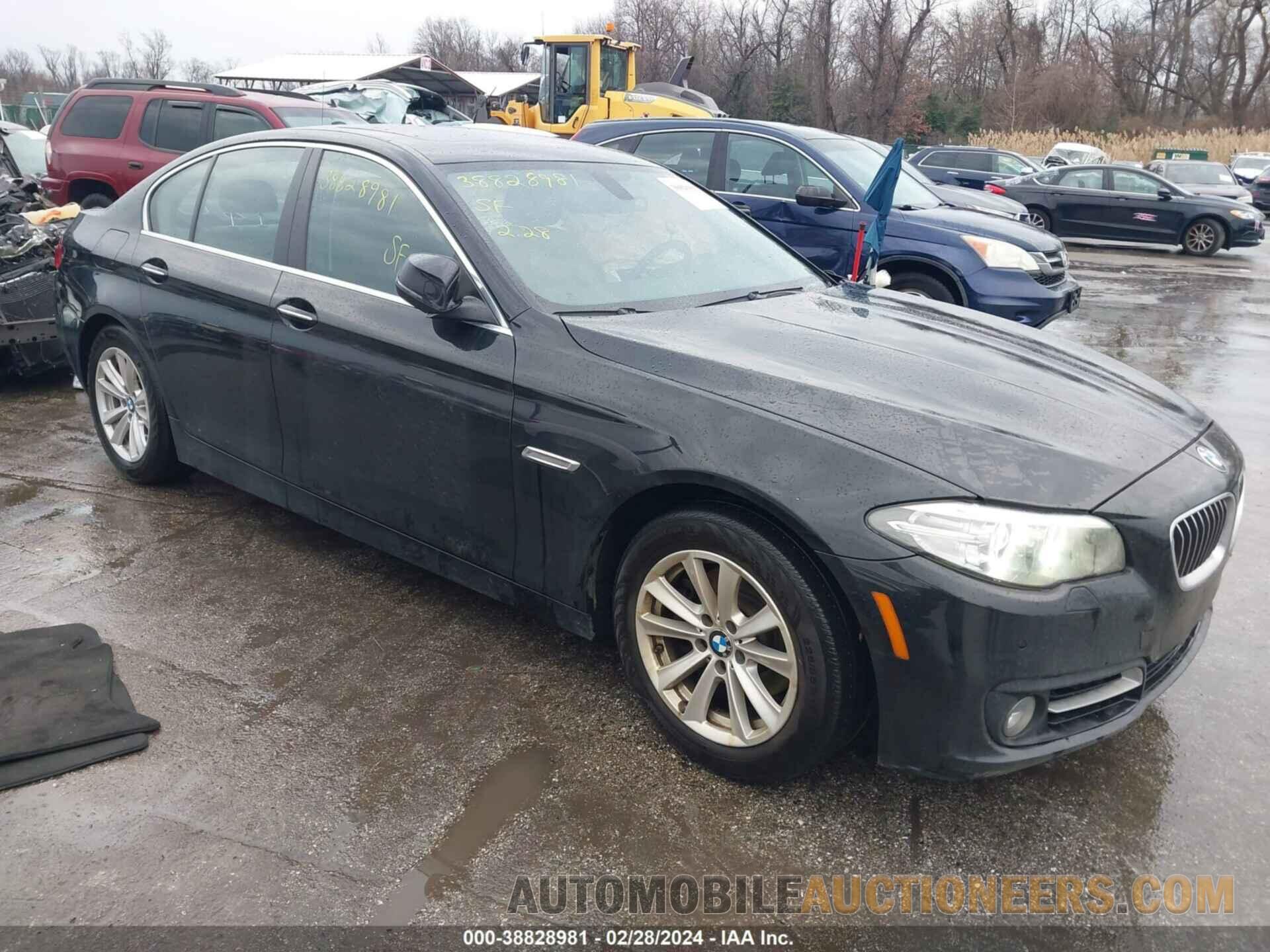 WBA5A7C56FD625570 BMW 528I 2015