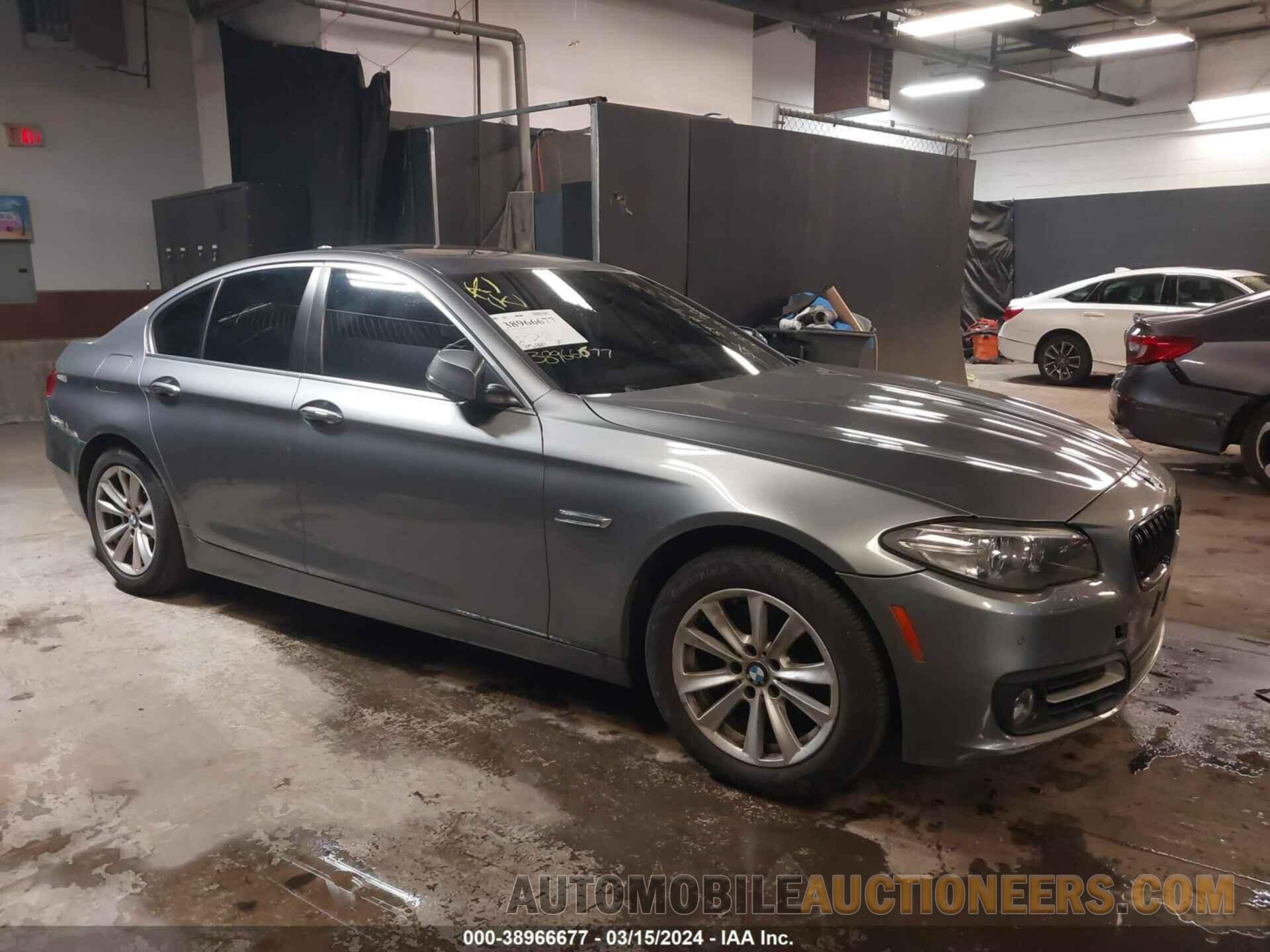 WBA5A7C59FD620749 BMW 528I 2015