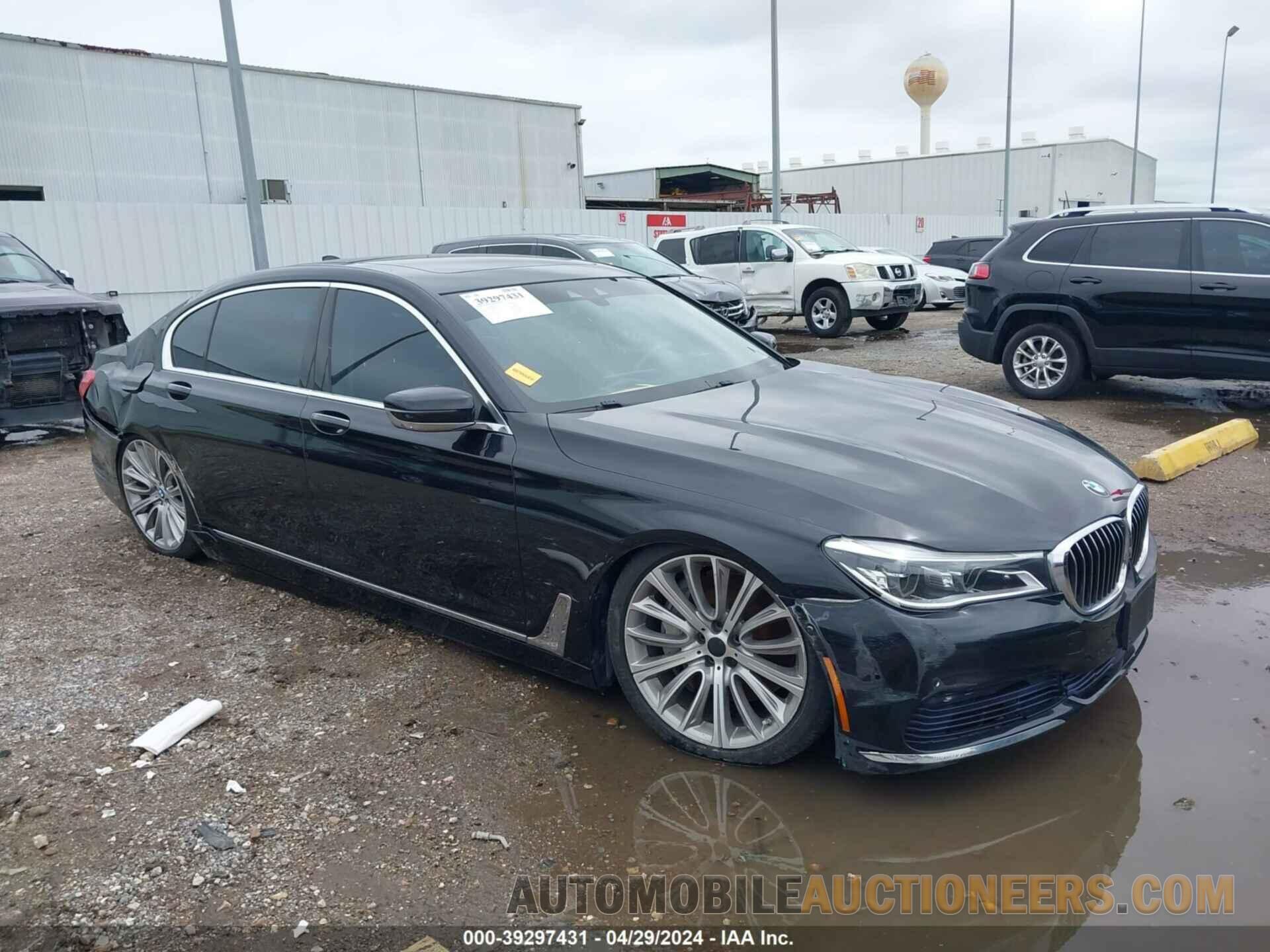 WBA7F0C31HGM22135 BMW 7 SERIES 2017