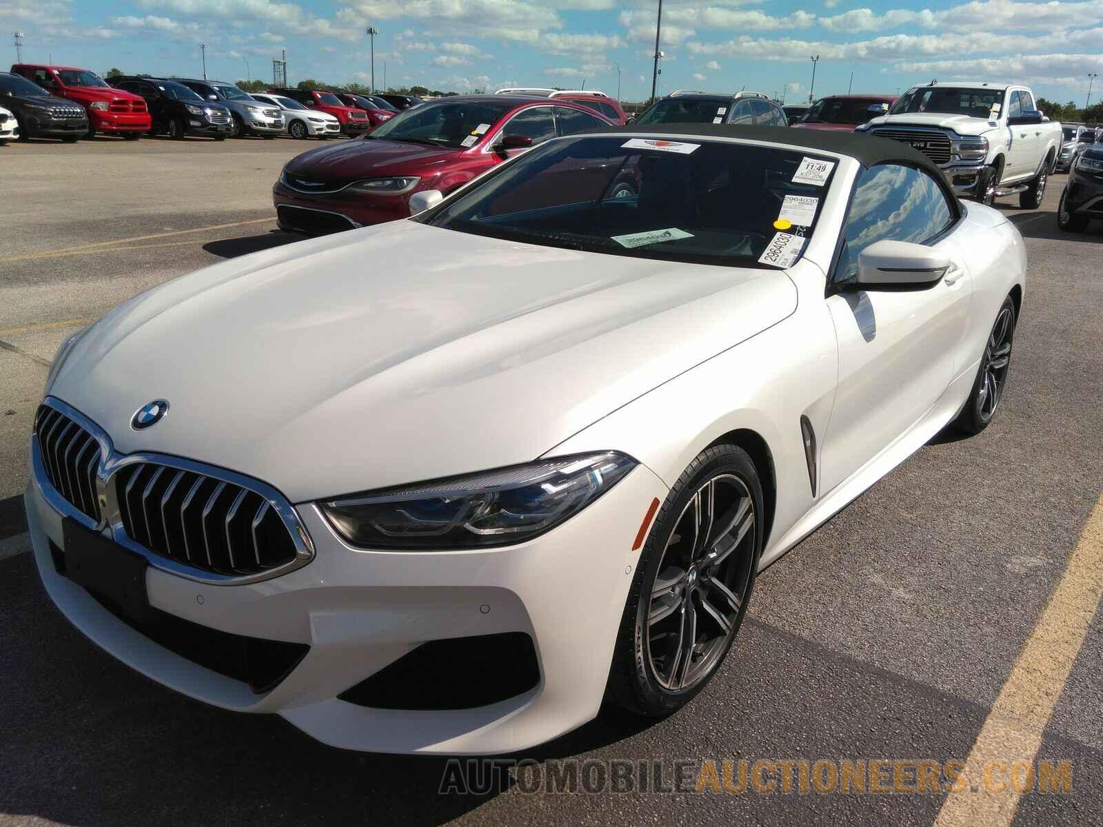 WBADZ2C01NCH10562 BMW 8 Series 2022