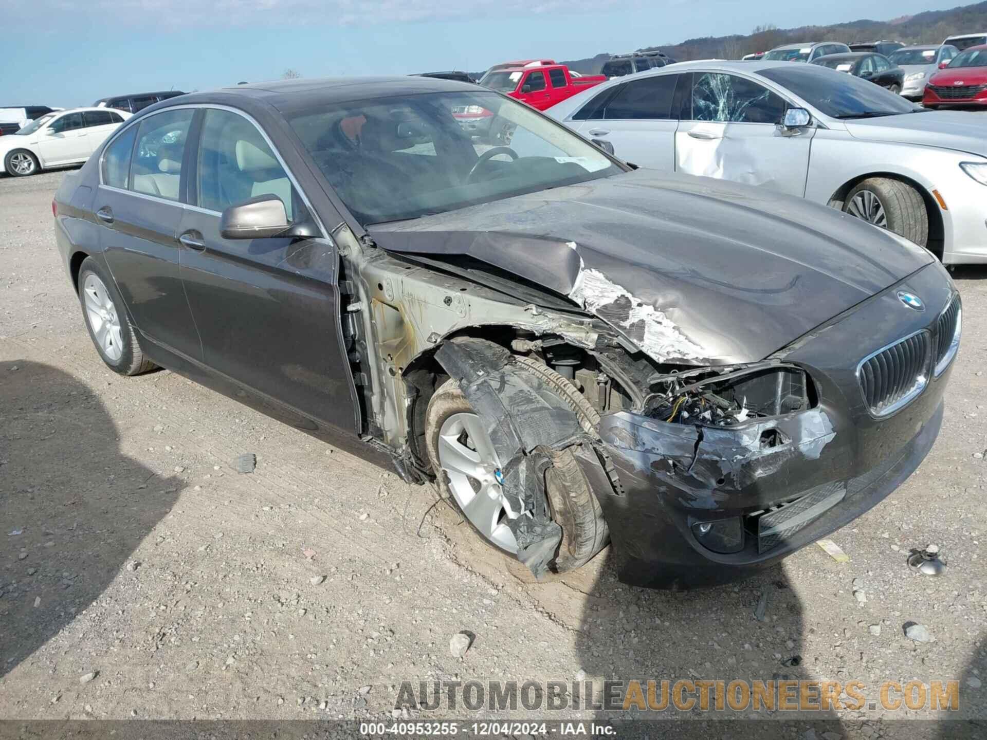 WBAFR1C59BC742778 BMW 528I 2011