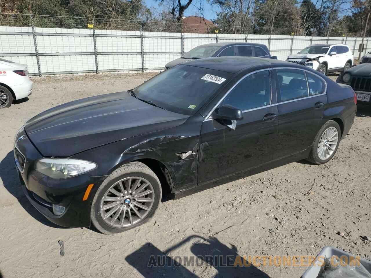 WBAFR7C55BC803613 BMW 5 SERIES 2011