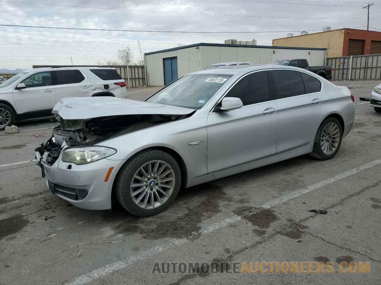 WBAFR7C59DC825858 BMW 5 SERIES 2013