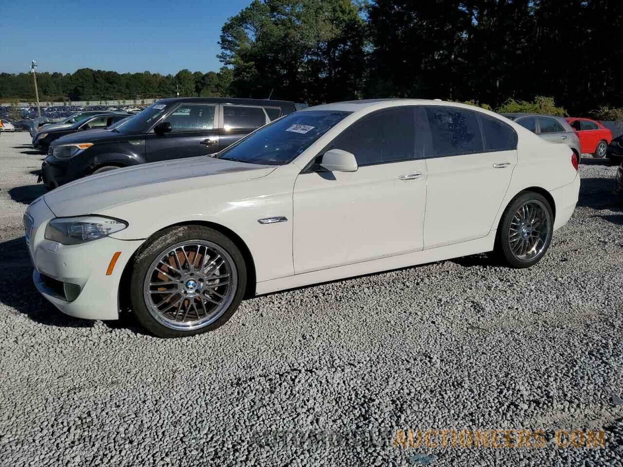 WBAFR9C57BC599747 BMW 5 SERIES 2011