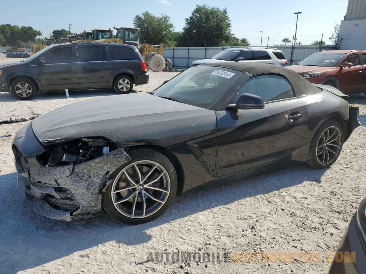 WBAHF3C02MWX19300 BMW Z4 2021