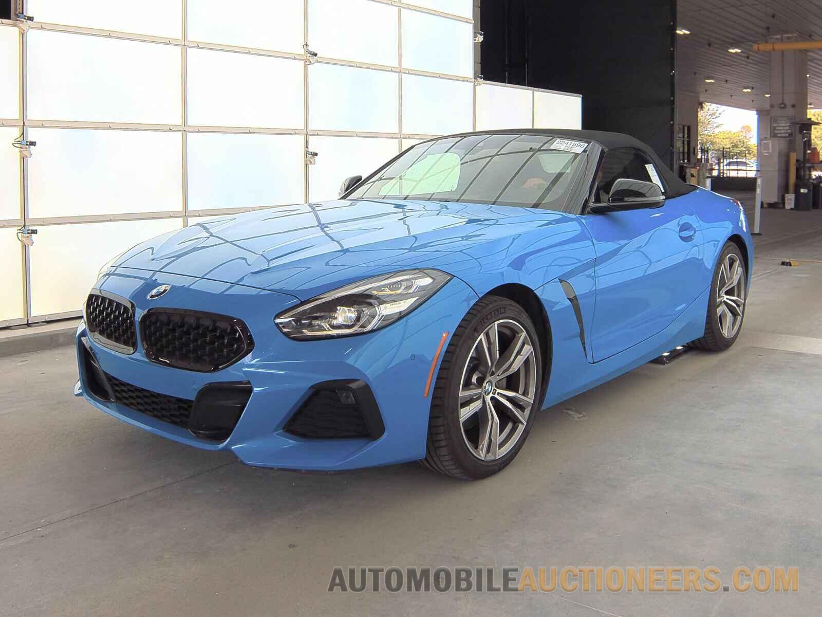 WBAHF3C05MWX32686 BMW Z4 Roads 2021