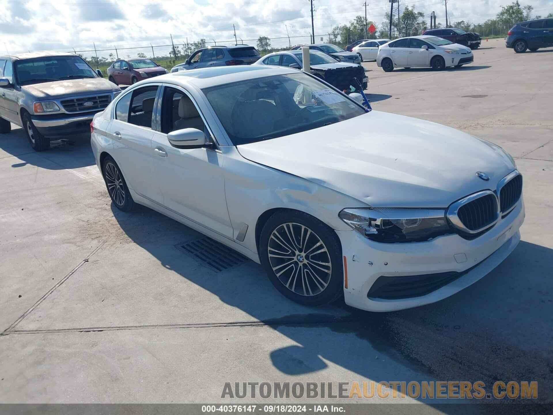 WBAJA5C50KWW18678 BMW 530I 2019