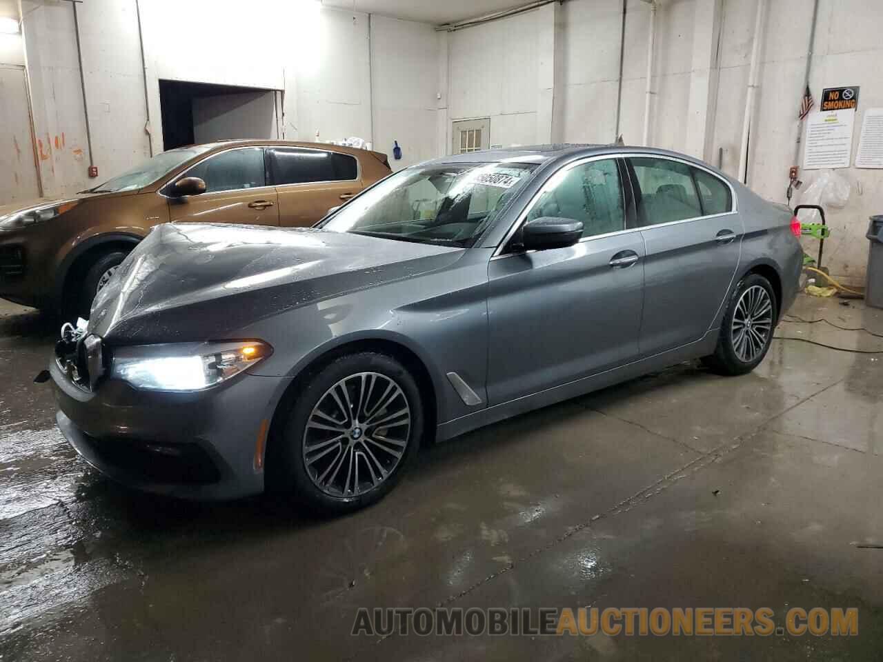 WBAJA7C3XHWA70906 BMW 5 SERIES 2017