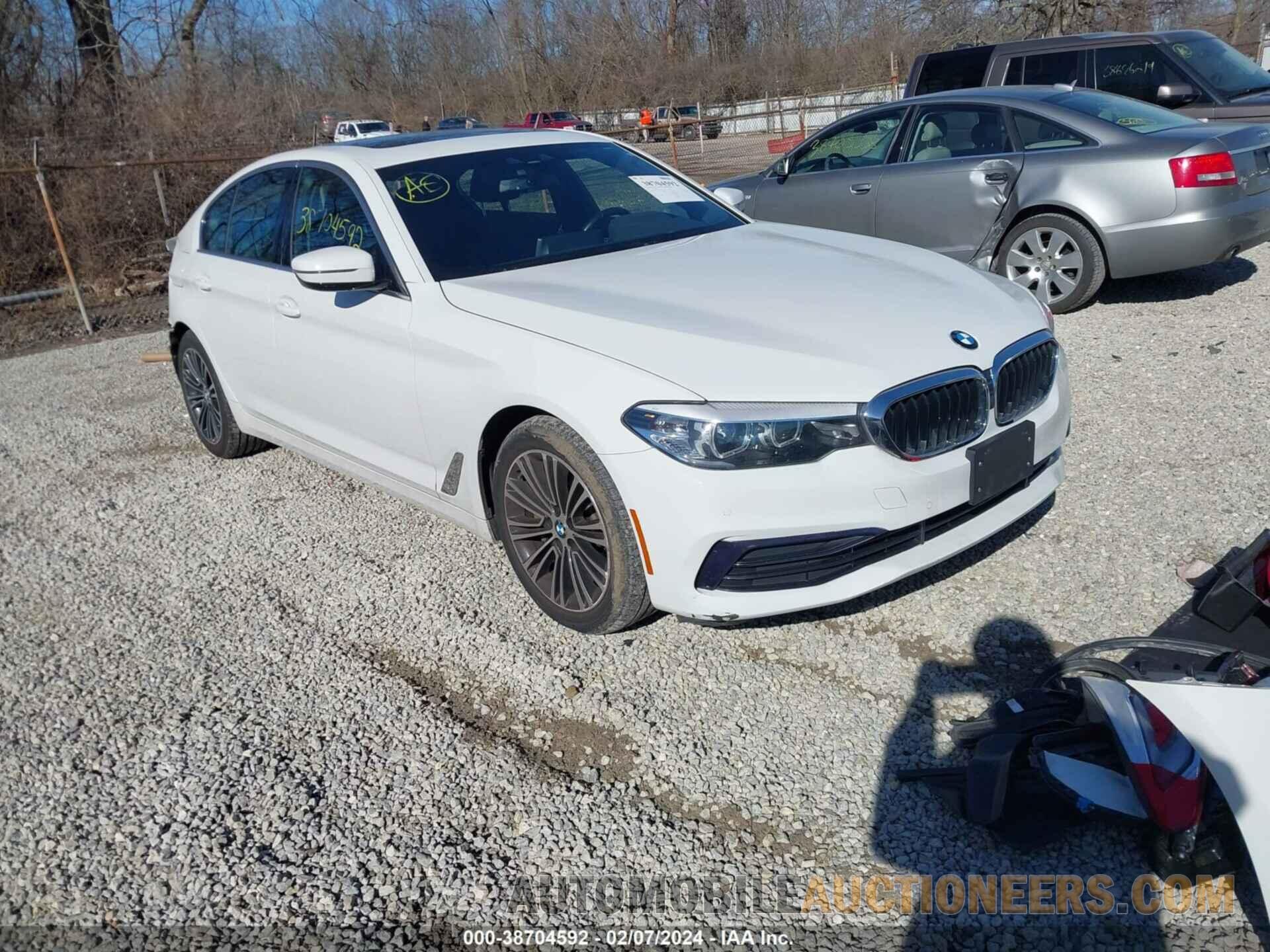 WBAJA7C52KWW17608 BMW 530I 2019