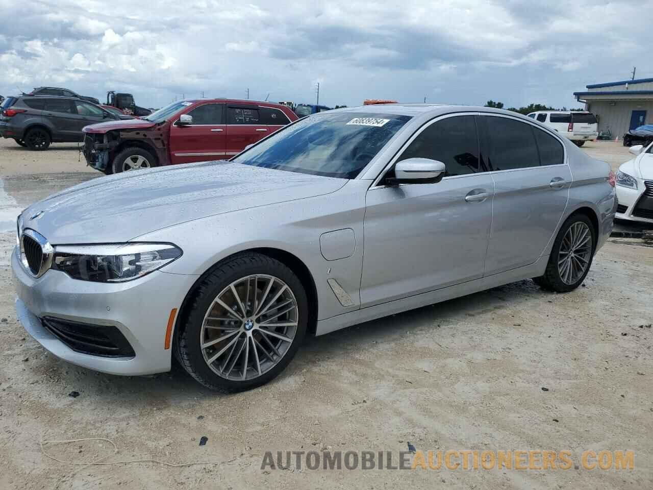 WBAJA9C55KB392426 BMW 5 SERIES 2019