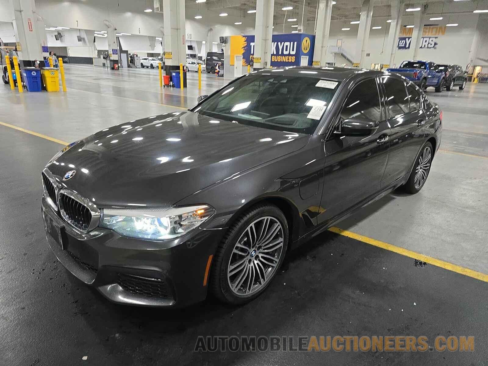 WBAJA9C57JB250397 BMW 5 Series 2018